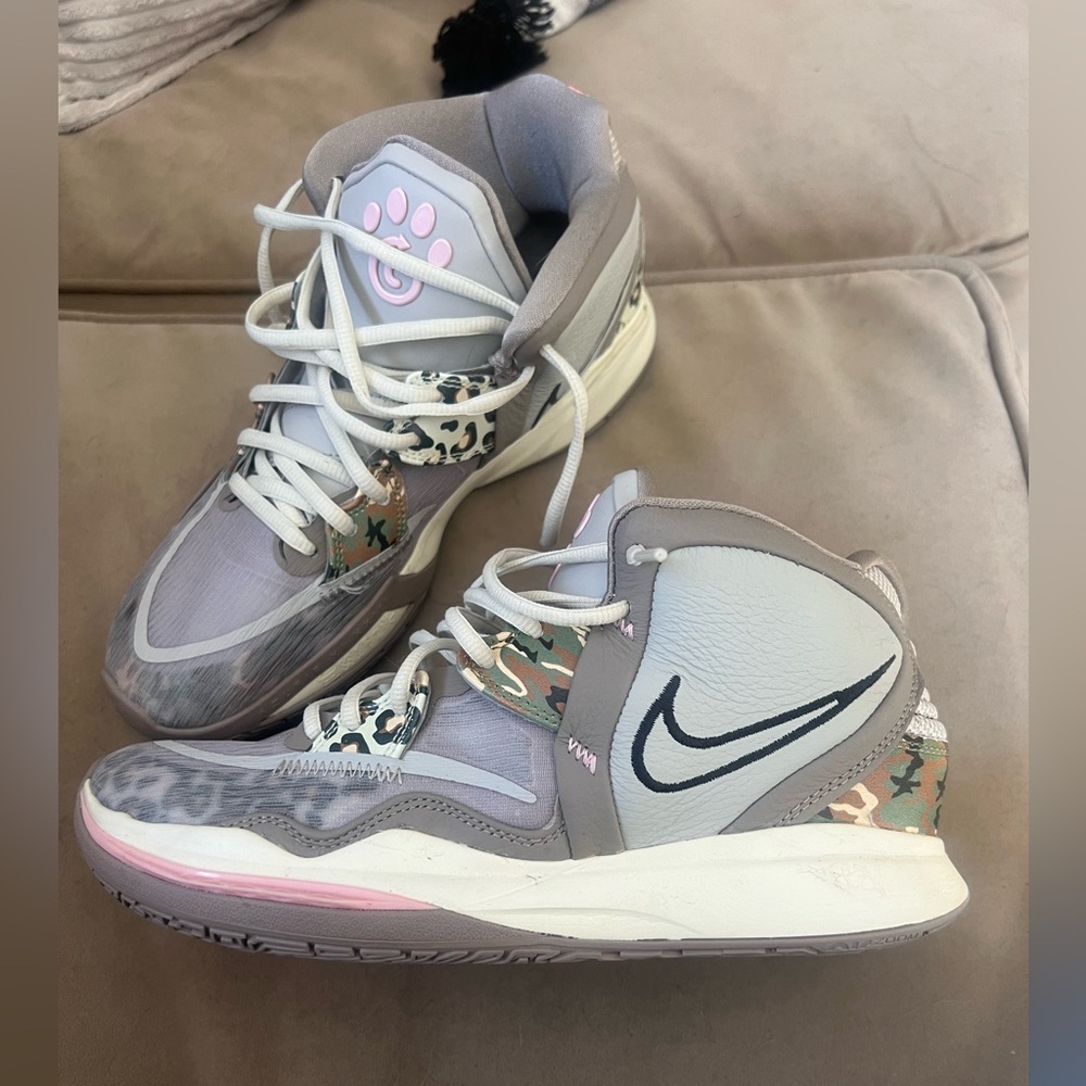 Nike Gray and White Men's Sneakers